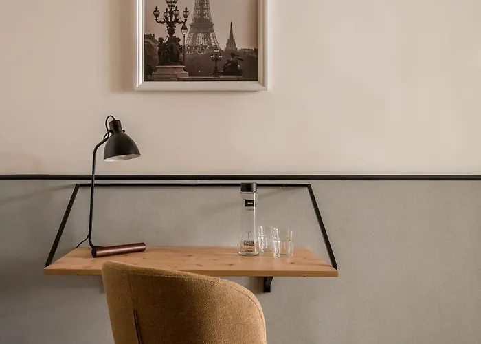 Готель Bypillow Irala